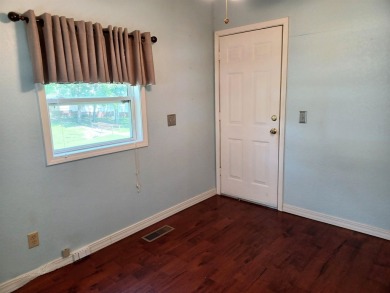 Beautifully remodeled 2-bedroom 2 bath home. Quaint 55 and older on Cedar Glade Golf Course in Arkansas - for sale on GolfHomes.com, golf home, golf lot