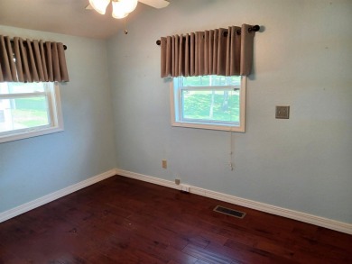 Beautifully remodeled 2-bedroom 2 bath home. Quaint 55 and older on Cedar Glade Golf Course in Arkansas - for sale on GolfHomes.com, golf home, golf lot