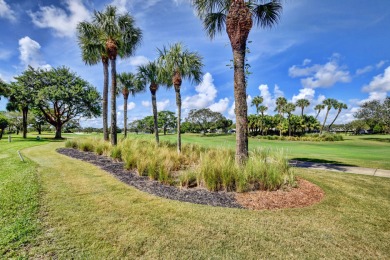 This 3BR Convertible, 2.5 bath Villa is located in the very on Hunters Run Golf and Country Club in Florida - for sale on GolfHomes.com, golf home, golf lot