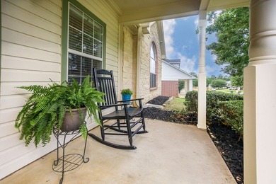 Welcome Home!  3-bedroom, 2-bath in Neches Pines Golf Course on Neches Pines Golf Course in Texas - for sale on GolfHomes.com, golf home, golf lot