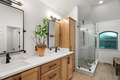 A lovely, comfortable 3-2-2 home with golf cart space in an on Pecan Plantation Country Club in Texas - for sale on GolfHomes.com, golf home, golf lot