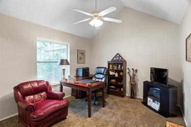 A lovely, comfortable 3-2-2 home with golf cart space in an on Pecan Plantation Country Club in Texas - for sale on GolfHomes.com, golf home, golf lot