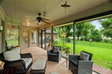 A lovely, comfortable 3-2-2 home with golf cart space in an on Pecan Plantation Country Club in Texas - for sale on GolfHomes.com, golf home, golf lot