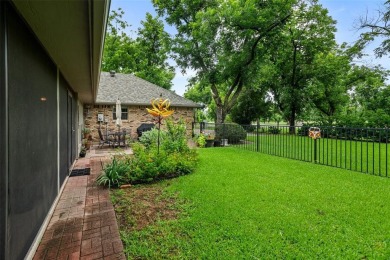 A lovely, comfortable 3-2-2 home with golf cart space in an on Pecan Plantation Country Club in Texas - for sale on GolfHomes.com, golf home, golf lot