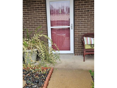 Fall in love with this spacious 2-bedroom, 2-bathroom condo on Stevens Park Golf Course in Texas - for sale on GolfHomes.com, golf home, golf lot