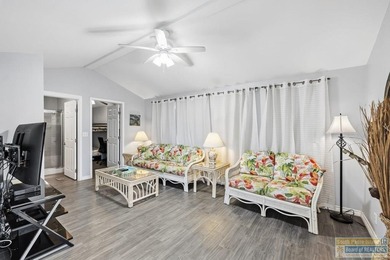 Beautifully updated and fully furnished park model with island on Long Island Golf Course in Texas - for sale on GolfHomes.com, golf home, golf lot