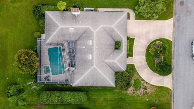 Finally, an updated POOL home in the NON-DEED RESTRICTED on Palm Aire Country Club of Sarasota in Florida - for sale on GolfHomes.com, golf home, golf lot