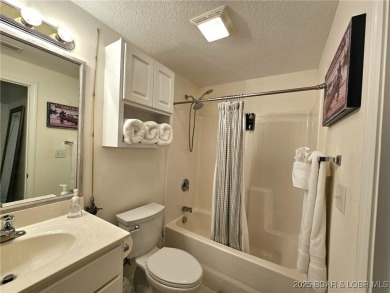 WELCOME TO SUNRISE RIDGE AT THE LAKE! Nestled in the well known on The Oaks Golf Course in Missouri - for sale on GolfHomes.com, golf home, golf lot