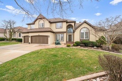 Simplify your life with an MAINTENANCE PROVIDED ESTATE HOME, in on Lakewood Oaks Golf Club, Ltd. in Missouri - for sale on GolfHomes.com, golf home, golf lot