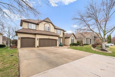 Simplify your life with an MAINTENANCE PROVIDED ESTATE HOME, in on Lakewood Oaks Golf Club, Ltd. in Missouri - for sale on GolfHomes.com, golf home, golf lot