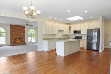 This Residence located on the 18th fairway of Glenwoodie Golf on Glenwoodie Golf Course in Illinois - for sale on GolfHomes.com, golf home, golf lot