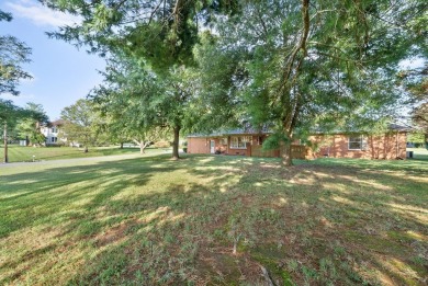 Beautiful remodeled three bedroom two-and-a-half-bathroom luxury on Hopkinsville Golf and Country Club in Kentucky - for sale on GolfHomes.com, golf home, golf lot