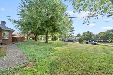 Beautiful remodeled three bedroom two-and-a-half-bathroom luxury on Hopkinsville Golf and Country Club in Kentucky - for sale on GolfHomes.com, golf home, golf lot