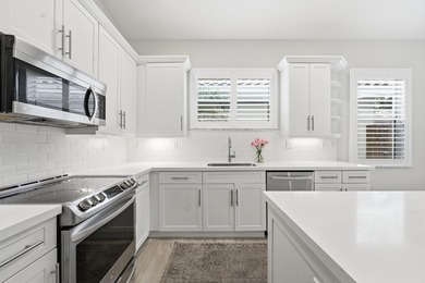 Natural Beauty! Corner lot - This 3/2/2 split plan is ready for on Ironhorse Country Club in Florida - for sale on GolfHomes.com, golf home, golf lot