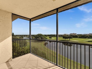 Experience elevated living in this beautifully updated 2-bed on  in Florida - for sale on GolfHomes.com, golf home, golf lot