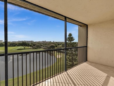 Experience elevated living in this beautifully updated 2-bed on  in Florida - for sale on GolfHomes.com, golf home, golf lot