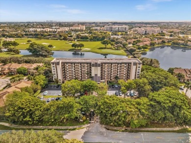 Experience elevated living in this beautifully updated 2-bed on  in Florida - for sale on GolfHomes.com, golf home, golf lot