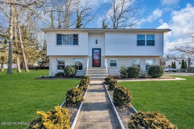 This beautiful 3 bedrooms and 2 full baths can be yours.
Home on Jumping Brook Country Club in New Jersey - for sale on GolfHomes.com, golf home, golf lot