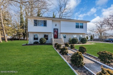 This beautiful 3 bedrooms and 2 full baths can be yours.
Home on Jumping Brook Country Club in New Jersey - for sale on GolfHomes.com, golf home, golf lot