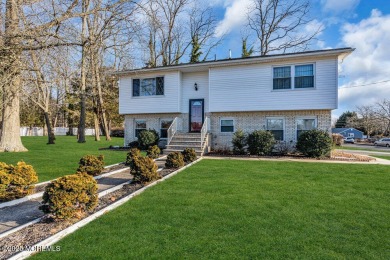 This beautiful 3 bedrooms and 2 full baths can be yours.
Home on Jumping Brook Country Club in New Jersey - for sale on GolfHomes.com, golf home, golf lot