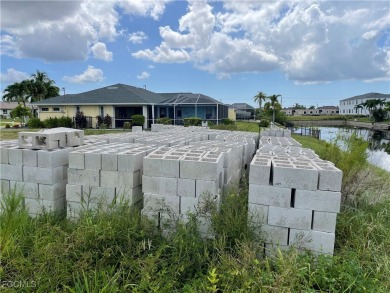 NEW SEAWALL IN! ALL ASSESSMENTS IN AND PAID! NOT IN A FLOOD on Royal Tee Country Club in Florida - for sale on GolfHomes.com, golf home, golf lot