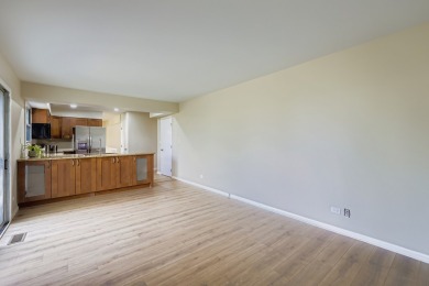 ** A COUNTRY CLUB-LIKE SETTING in DESIRABLE HEATHER RIDGE on Heather Ridge Golf Club in Illinois - for sale on GolfHomes.com, golf home, golf lot