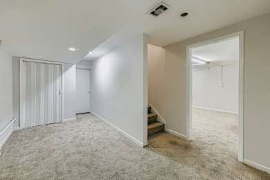** A COUNTRY CLUB-LIKE SETTING in DESIRABLE HEATHER RIDGE on Heather Ridge Golf Club in Illinois - for sale on GolfHomes.com, golf home, golf lot