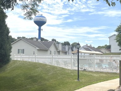 ** A COUNTRY CLUB-LIKE SETTING in DESIRABLE HEATHER RIDGE on Heather Ridge Golf Club in Illinois - for sale on GolfHomes.com, golf home, golf lot