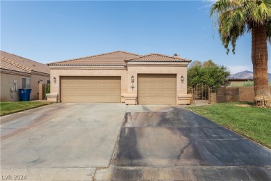 This well maintained, fully furnished home offers two spacious on Mojave Resort Golf Club in Nevada - for sale on GolfHomes.com, golf home, golf lot