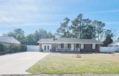 Stunning 3 bedroom 2 bath brick ranch style home. Just right on Eagle Nest Golf Club in South Carolina - for sale on GolfHomes.com, golf home, golf lot