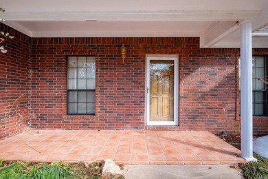 This one-level Maumelle home has everything you've been looking on Maumelle Golf and Country Club in Arkansas - for sale on GolfHomes.com, golf home, golf lot