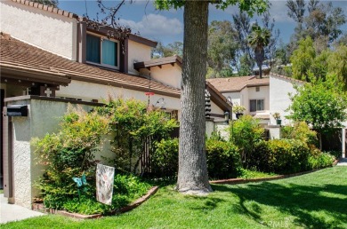 Location, Location. This Vista Valencia Townhome is conveniently on Vista Valencia Golf Course in California - for sale on GolfHomes.com, golf home, golf lot