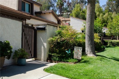 Location, Location. This Vista Valencia Townhome is conveniently on Vista Valencia Golf Course in California - for sale on GolfHomes.com, golf home, golf lot