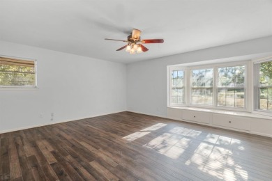Spacious 1-Story Home with Pool on a Quiet Cul-de-Sac! Welcome on Diamond Oaks Golf and Country Club in Texas - for sale on GolfHomes.com, golf home, golf lot