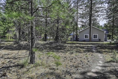 Gorgeous Lakeside Craftsman Retreat! This beautifully built 3BR on Lake Shastina Golf Course in California - for sale on GolfHomes.com, golf home, golf lot