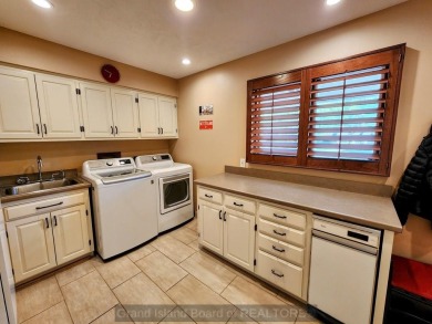 Beautifully updated 1 story home on Riverside Golf Course with on Riverside Country Club in Nebraska - for sale on GolfHomes.com, golf home, golf lot