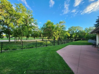 Beautifully updated 1 story home on Riverside Golf Course with on Riverside Country Club in Nebraska - for sale on GolfHomes.com, golf home, golf lot