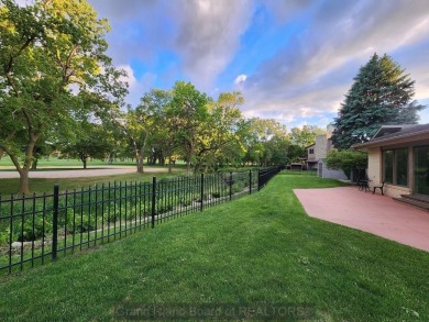 Beautifully updated 1 story home on Riverside Golf Course with on Riverside Country Club in Nebraska - for sale on GolfHomes.com, golf home, golf lot