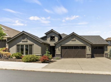 Welcome home to this beautifully crafted single-level residence on  in Oregon - for sale on GolfHomes.com, golf home, golf lot