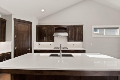 Welcome home to this beautifully crafted single-level residence on  in Oregon - for sale on GolfHomes.com, golf home, golf lot