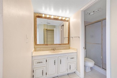 Beautiful 2BD/2BA condo for sale in the secure and gated Park on  in Florida - for sale on GolfHomes.com, golf home, golf lot