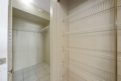 Beautiful 2BD/2BA condo for sale in the secure and gated Park on  in Florida - for sale on GolfHomes.com, golf home, golf lot