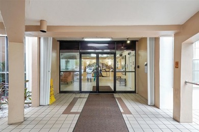 Beautiful 2BD/2BA condo for sale in the secure and gated Park on  in Florida - for sale on GolfHomes.com, golf home, golf lot