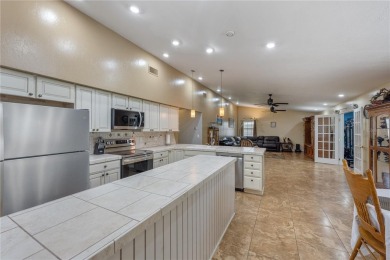 Welcome to this lovely, well-maintained 3-bedroom, 2-bath home on Williston Highlands Golf and Country Club in Florida - for sale on GolfHomes.com, golf home, golf lot