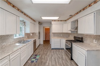 Remarks: If you're looking for a waterfront investment or on Rockport Country Club in Texas - for sale on GolfHomes.com, golf home, golf lot
