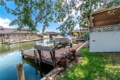 Remarks: If you're looking for a waterfront investment or on Rockport Country Club in Texas - for sale on GolfHomes.com, golf home, golf lot