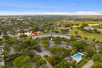 ABSOLUTELY STUNNING WATERFRONT CONDO | BREATHTAKING GOLF COURSE on Palm-Aire Country Club and Resort - The Oaks in Florida - for sale on GolfHomes.com, golf home, golf lot