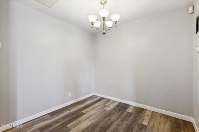 Charming updated single-level townhome in the heart of Phoenix! on Encanto 18 Golf Course in Arizona - for sale on GolfHomes.com, golf home, golf lot