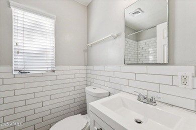 Charming updated single-level townhome in the heart of Phoenix! on Encanto 18 Golf Course in Arizona - for sale on GolfHomes.com, golf home, golf lot