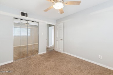 Charming updated single-level townhome in the heart of Phoenix! on Encanto 18 Golf Course in Arizona - for sale on GolfHomes.com, golf home, golf lot